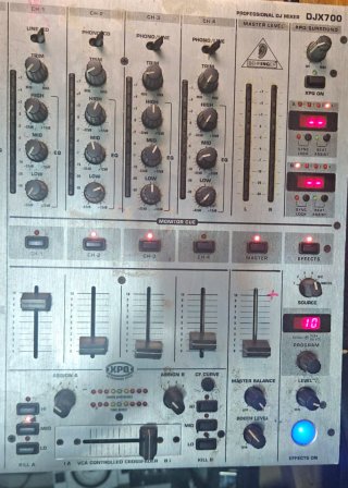 Mezclador DJ Behringer DJX700