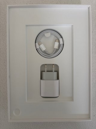 iPad 10 64GB Wifi Plata SIN APENAS USO