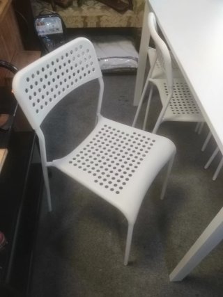Mesa de comedor blanca
