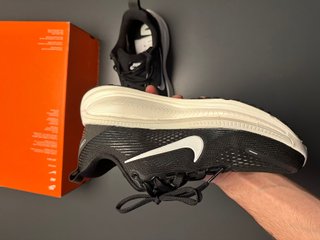 Nike Vomero 18 Negro Blanco