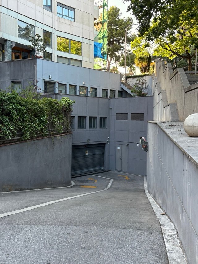 Alquiler de garaje en Via Augusta - Mitre - Imagen 3