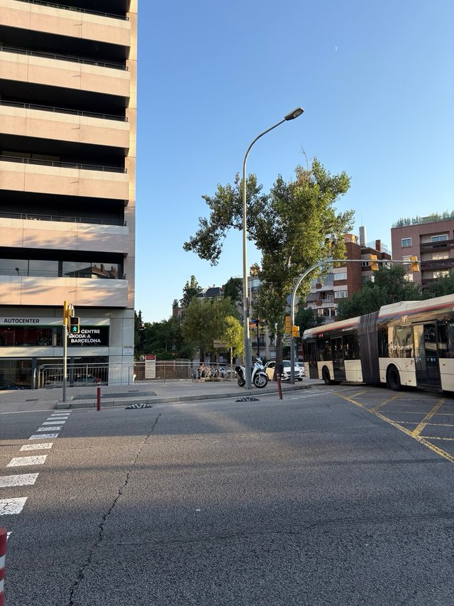 Alquiler de garaje en Via Augusta - Mitre - Imagen 4