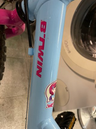 Bicicleta infantil rosa y azul