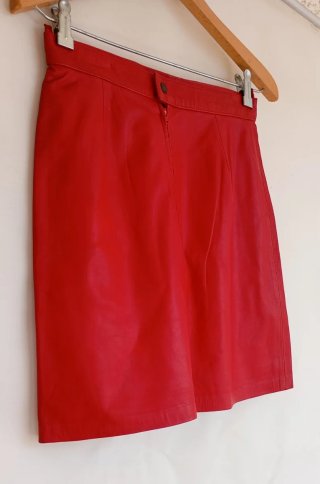 Falda de piel roja mini