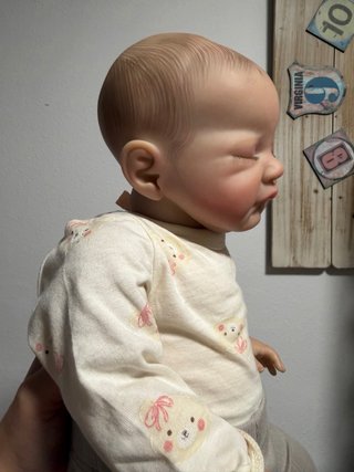 Muñeco realista bebé reborn
