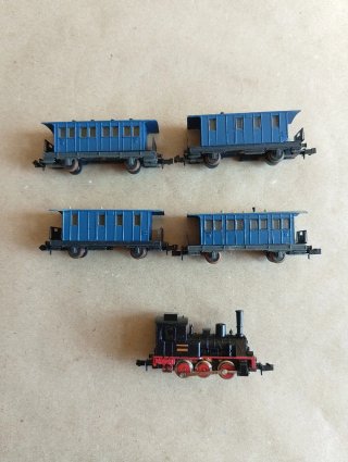 Lote Locomotora y 4 Vagones