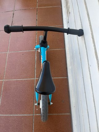 Bicicleta de niños sin pedales.