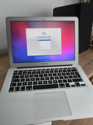 Mac Book Air 2017 + Ratón Apple + Cargador