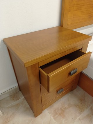 Cabezal matrimonio y 2 mesitas madera