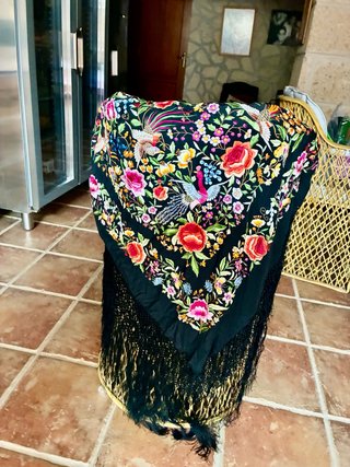 Mantón de Manila Negro Bordado