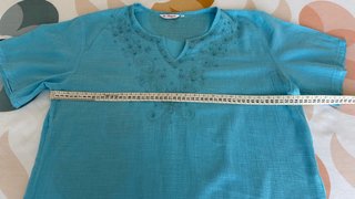Camisola playera azul bordada