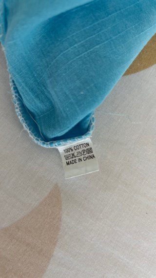 Camisola playera azul bordada