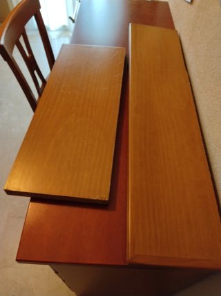 Silla de madera tapizada beige