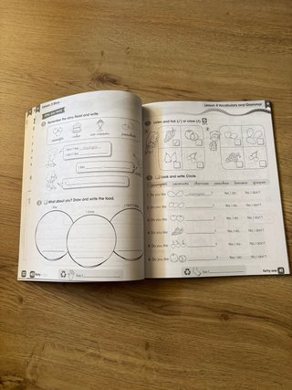 Libro y activity de ingles High Five 1