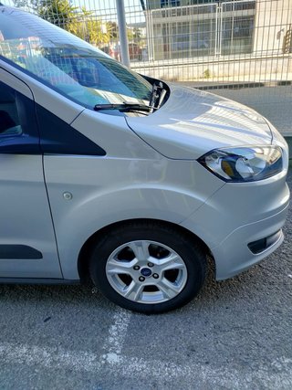 Ford E-Tourneo Courier 2017