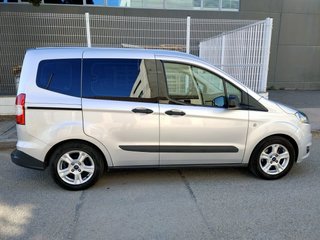 Ford E-Tourneo Courier 2017