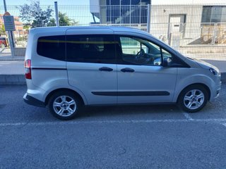 Ford E-Tourneo Courier 2017
