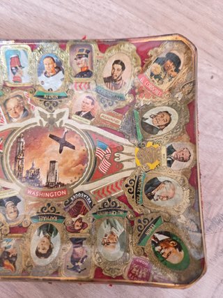 Cenicero/Reposallaves hecho de Vitolas Colección