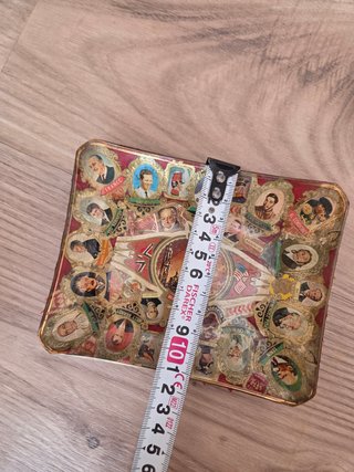 Cenicero/Reposallaves hecho de Vitolas Colección