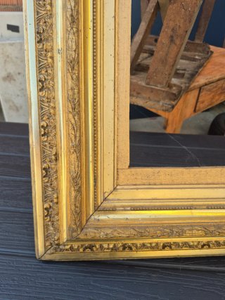 Marco antiguo madera dorado