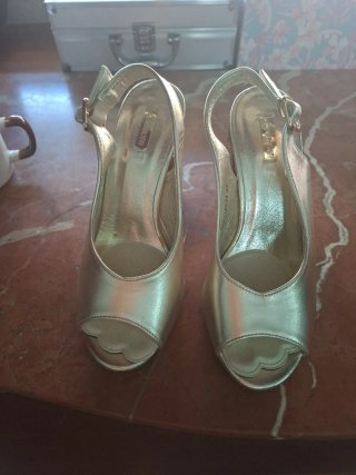 Zapatos de fiesta dorados talla 37