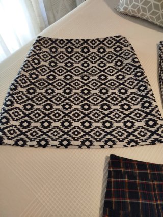 Vestido y 3 faldas estampadas