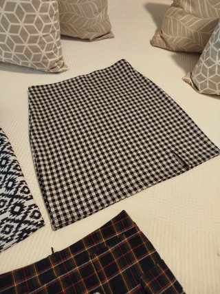 Vestido y 3 faldas estampadas