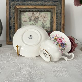 Taza y plato porcelana inglesa Royal Albert