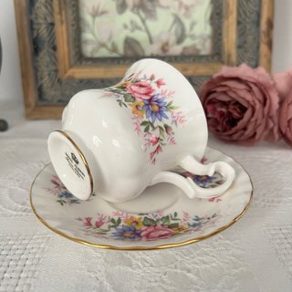 Taza y plato porcelana inglesa Royal Albert