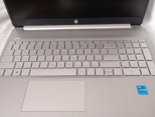 HP Laptop 15s-fq2770ns Plata