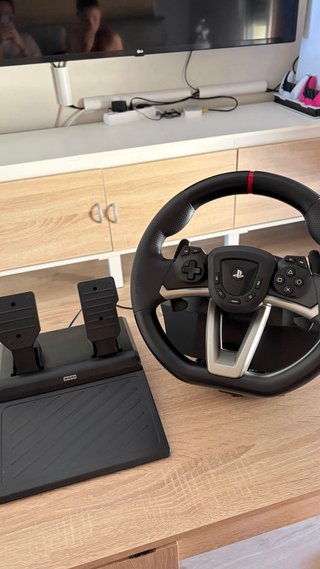 Volante Hori Racing Wheel Apex PS5/PS4 y juego