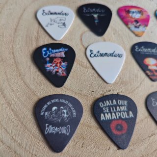 Colección 12 púas Extremoduro + Caja