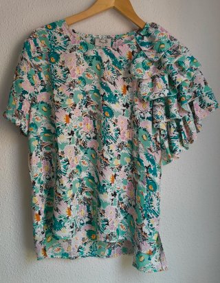 Conjunto Blusa y Falda Estampada Talla M