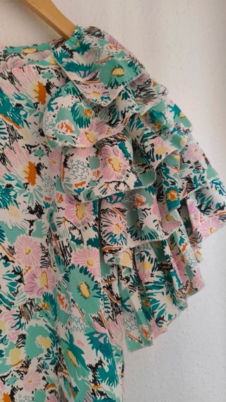Conjunto Blusa y Falda Estampada Talla M
