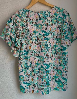 Conjunto Blusa y Falda Estampada Talla M