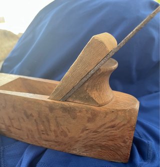 Cepillo de carpintero de madera