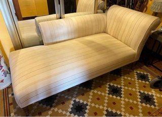 Chaise longue antigua con ruedas