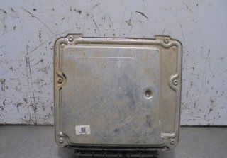 Centralita motor toyota 8966102e10 auris 4369348