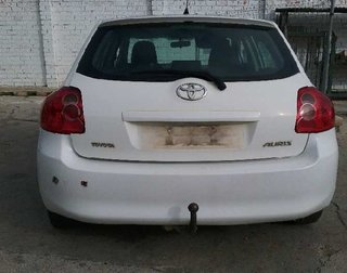 Centralita motor toyota 8966102e10 auris 4369348