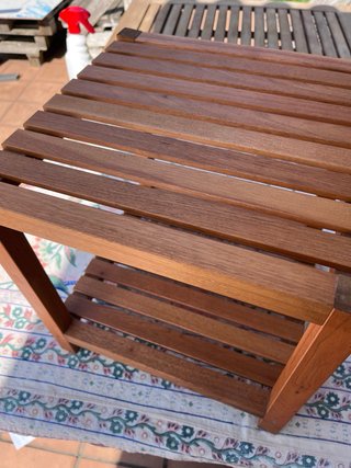 Mesita, mesa auxiliar de madera, taburete baño