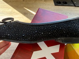 Zapatos negros XTI con brillantes