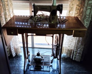 Máquina de coser Singer antigua