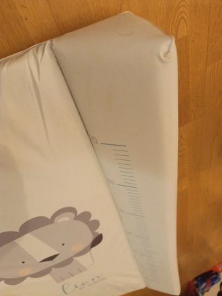 Cambiador bebé con dibujo de león