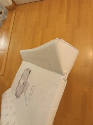Cambiador bebé con dibujo de león
