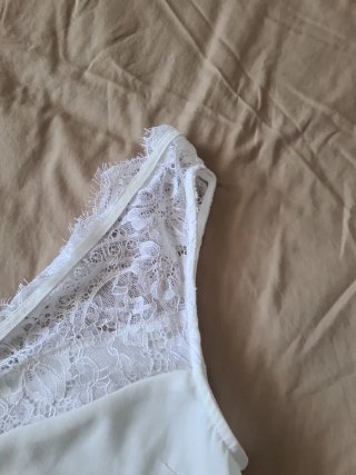 Camiseta tirantes anchos encaje mujer