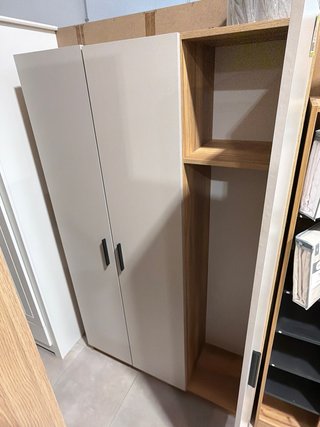Armario 3 puertas beige con baldas