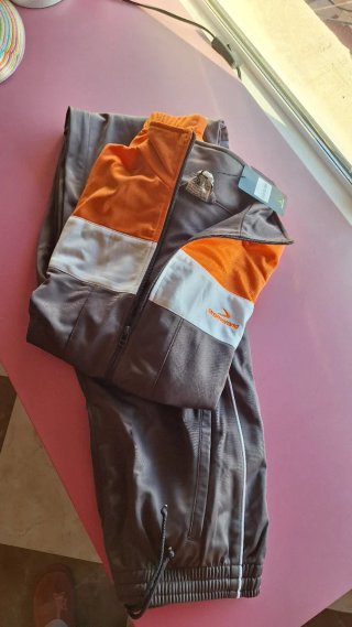 Chándal Boomerang Gris y Naranja sin estrenar