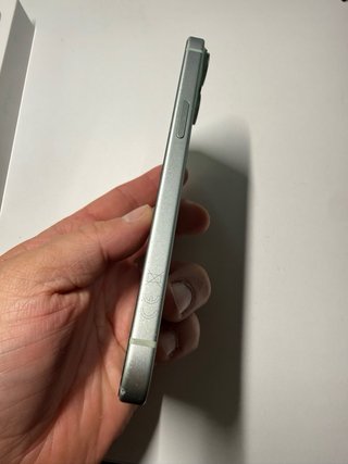iPhone 15 128GB