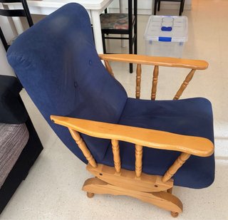 Sillón sofá silla mecedora clásica de madera tela