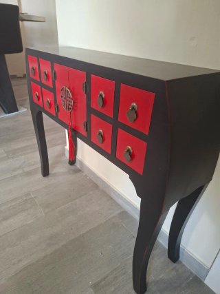 Mueble de entrada oriental negro y rojo